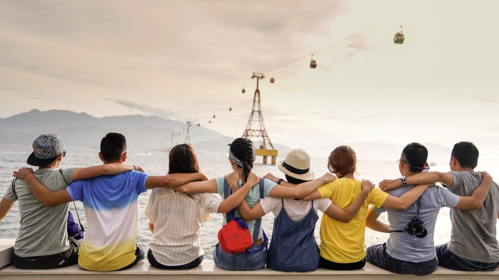 Platzhalterbild: Menschen bei einem Treffen für River Friends Moments